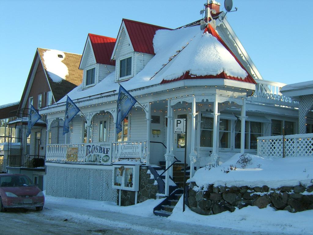 Restaurant Auberge Chez Girard Hotel Sainte-Agathe-des-Monts Exterior photo